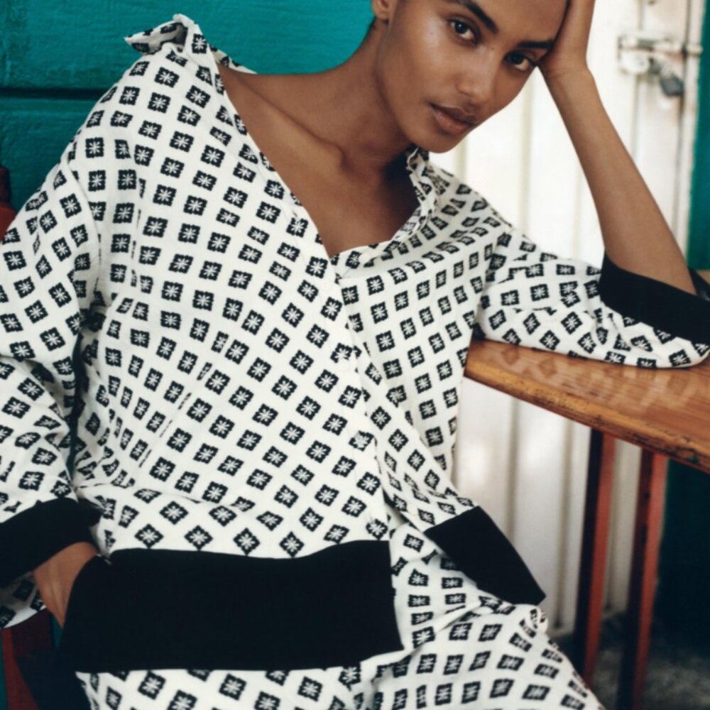 Zara Geometric Print Shirt Womens Small White Black Button Boxy Flowy Oversized